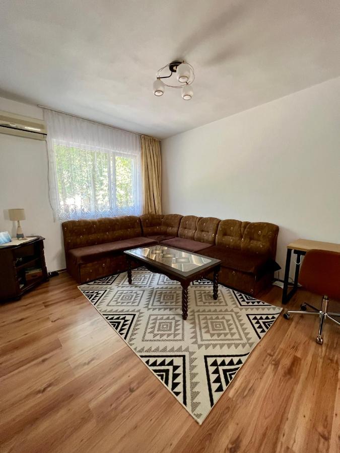 Compact City Center Apartment Kurdzhali Exterior photo